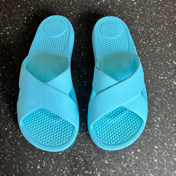Totes Solbounce Womens mint green cross over sandals slide on Size 8 NEW - Picture 3 of 8